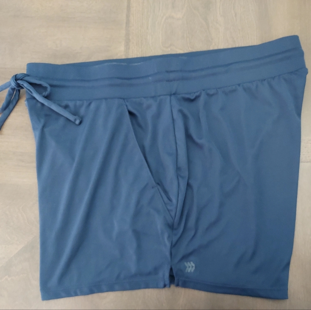 Navy shorts - size L